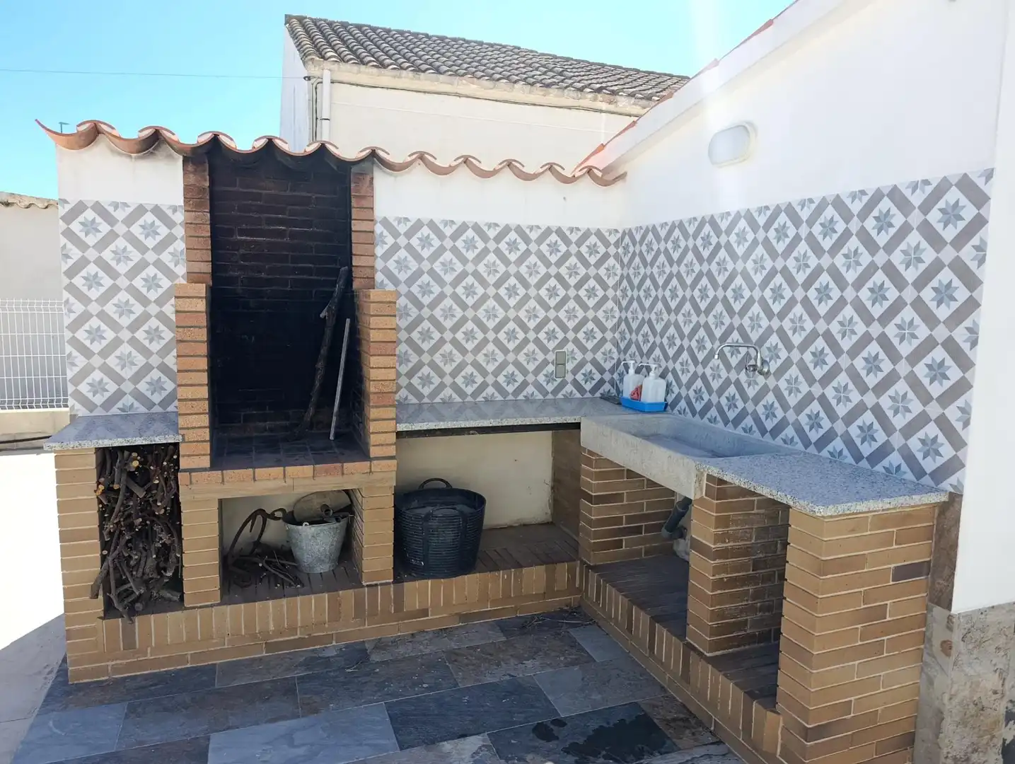 Cuina de Casa o xalet en venda en Deltebre amb Jardí privat i Terrassa