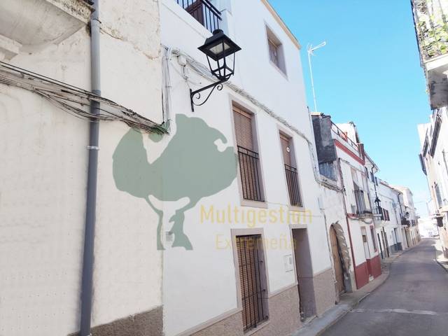 Casa-chalet en Venta en Alburquerque