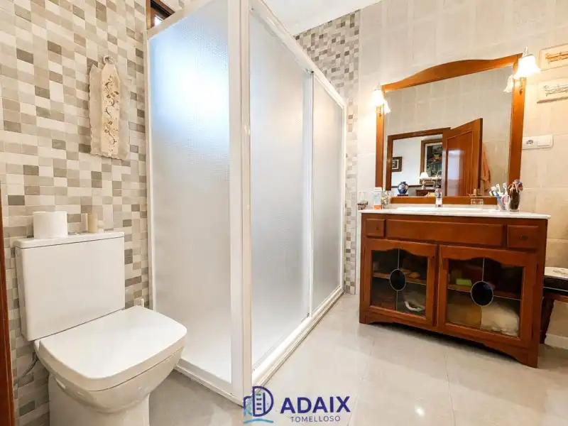 Baño de Casa o chalet en venta en Tomelloso con Aire acondicionado y Calefacción