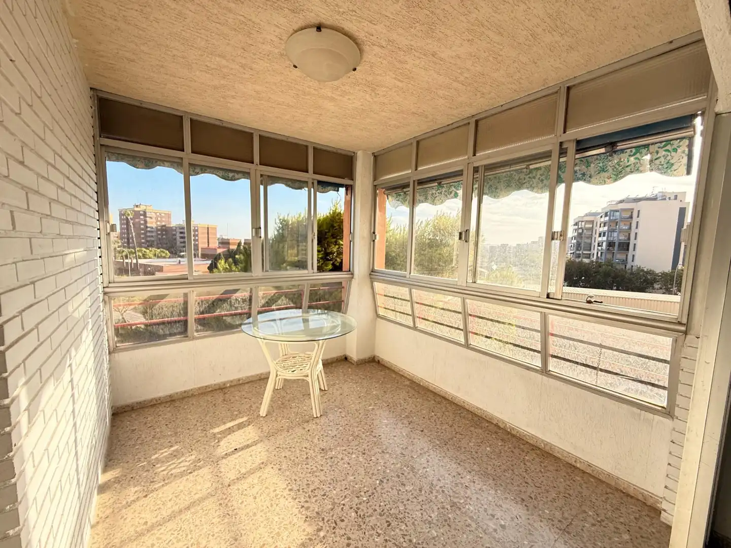 Dormitori de Pis en venda en Alicante / Alacant amb Aire condicionat, Calefacció i Jardí privat