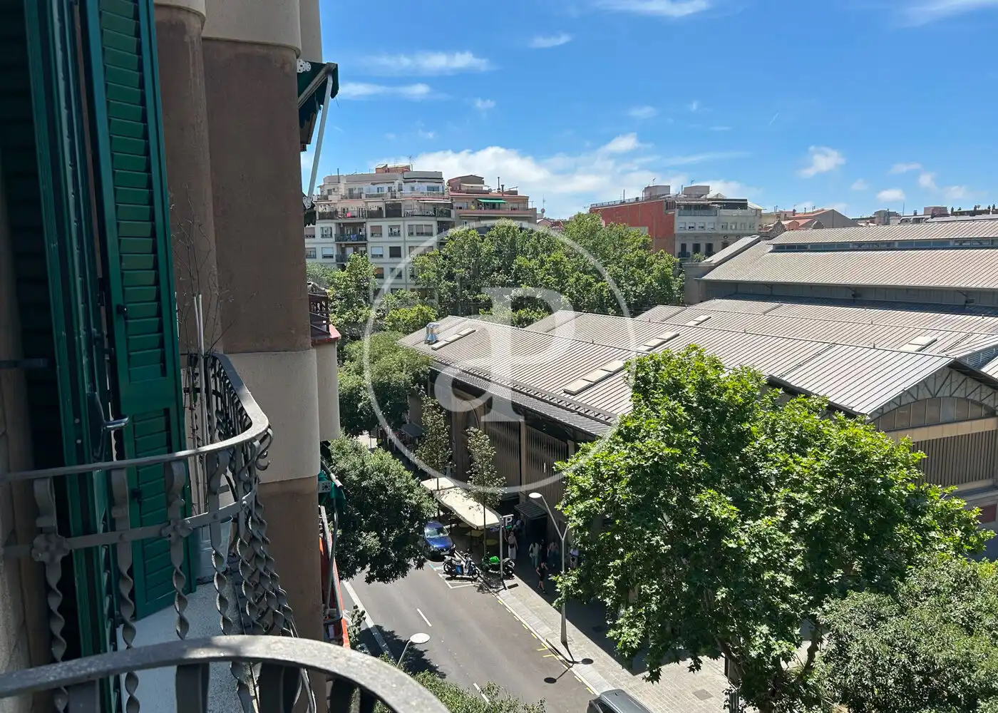 Vista exterior de Pis en venda en Barcelona amb Aire condicionat, Calefacció i Moblat