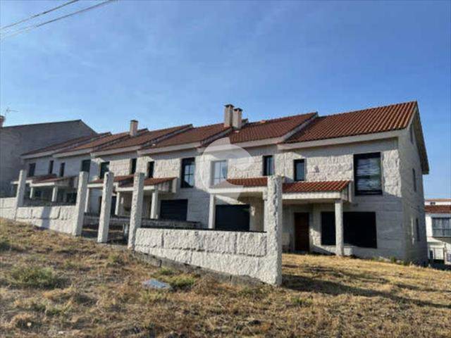 Casa adosada en Venta en Curros Enriquez en Celanova