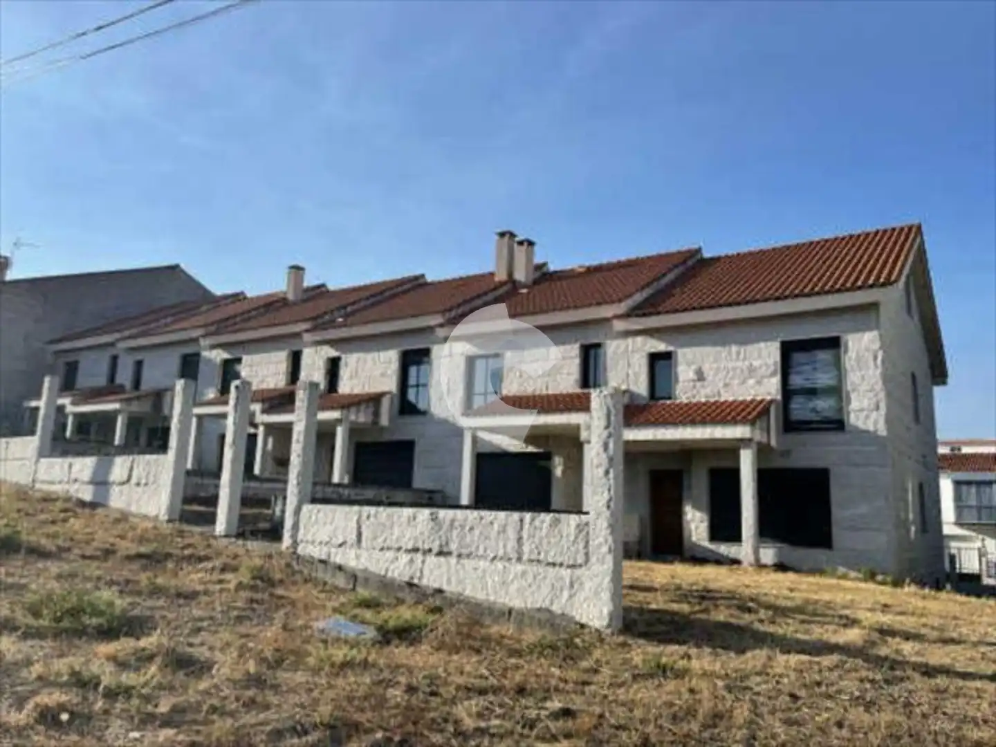 Adossat amb jardí en venda a Curros Enriquez
