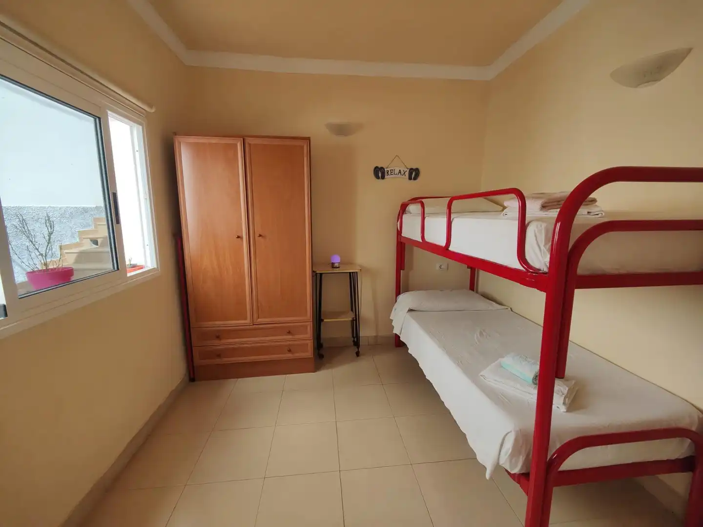 Schlafzimmer von Haus oder Chalet zum Verkauf in Adeje mit Privatgarten, Terrasse und Möbliert