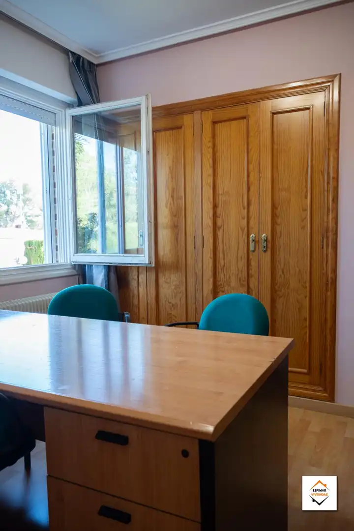 Houses for sale in Zaragoza  with Air Conditioner, Heating and Private garden