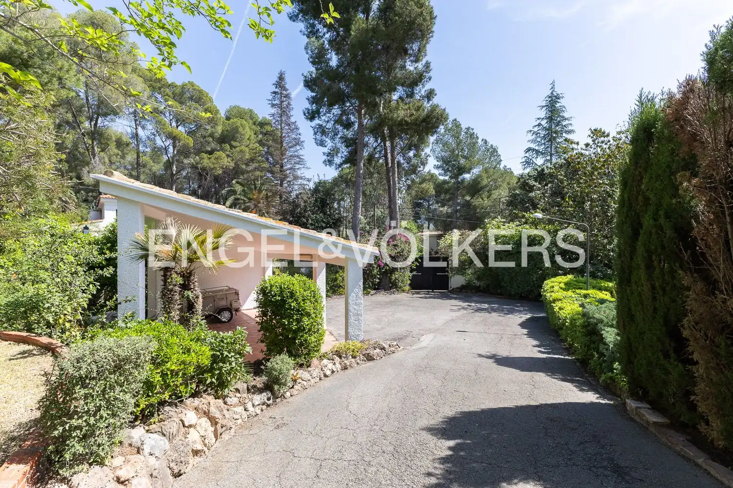 Vista exterior de Casa o xalet en venda en Náquera amb Calefacció, Jardí privat i Terrassa
