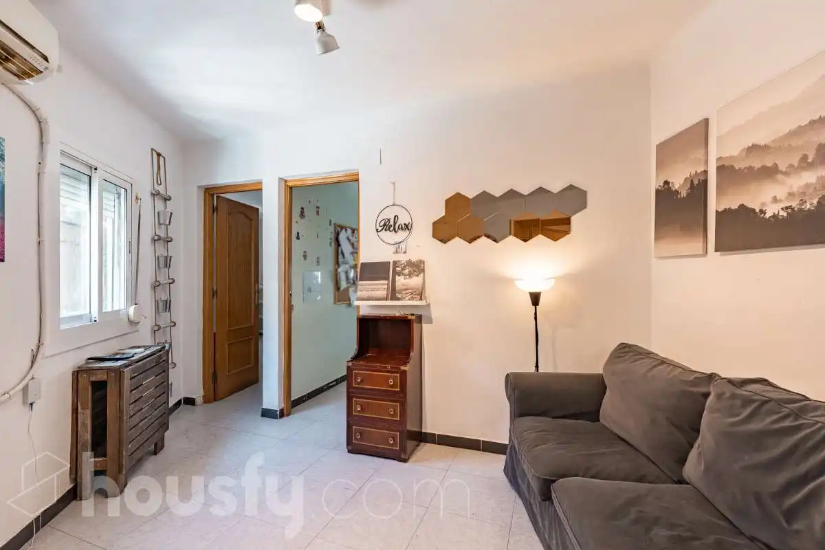 Sala d'estar de Apartament en venda en Gavà amb Aire condicionat, Terrassa i Moblat