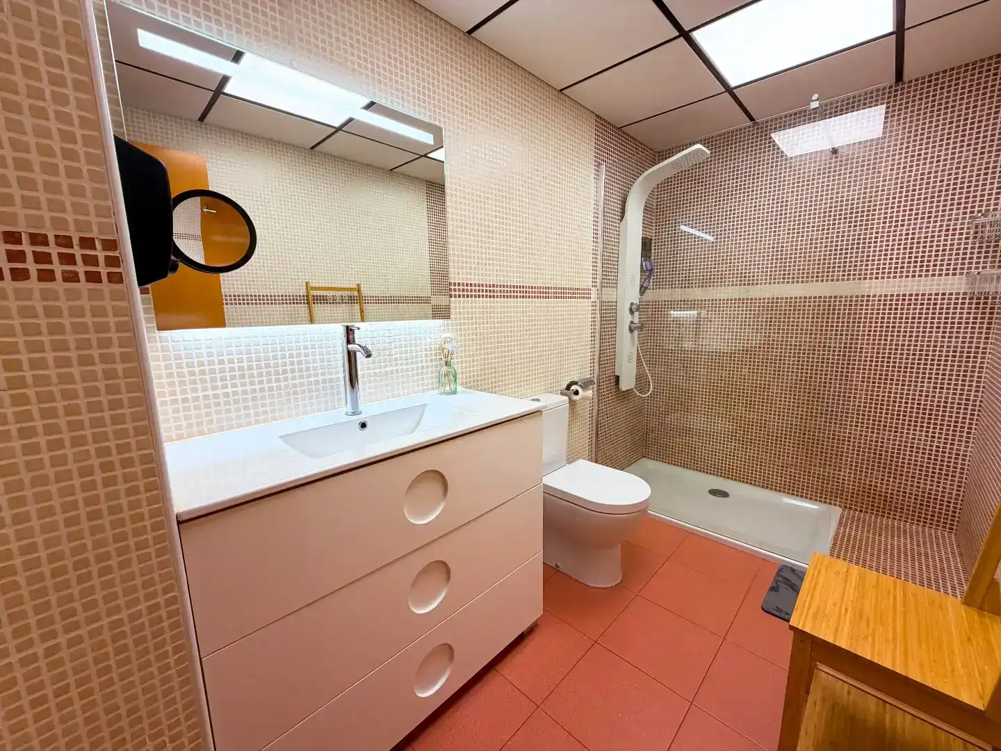 Bany de Casa o xalet en venda en Els Pallaresos amb Aire condicionat, Piscina i Balcó