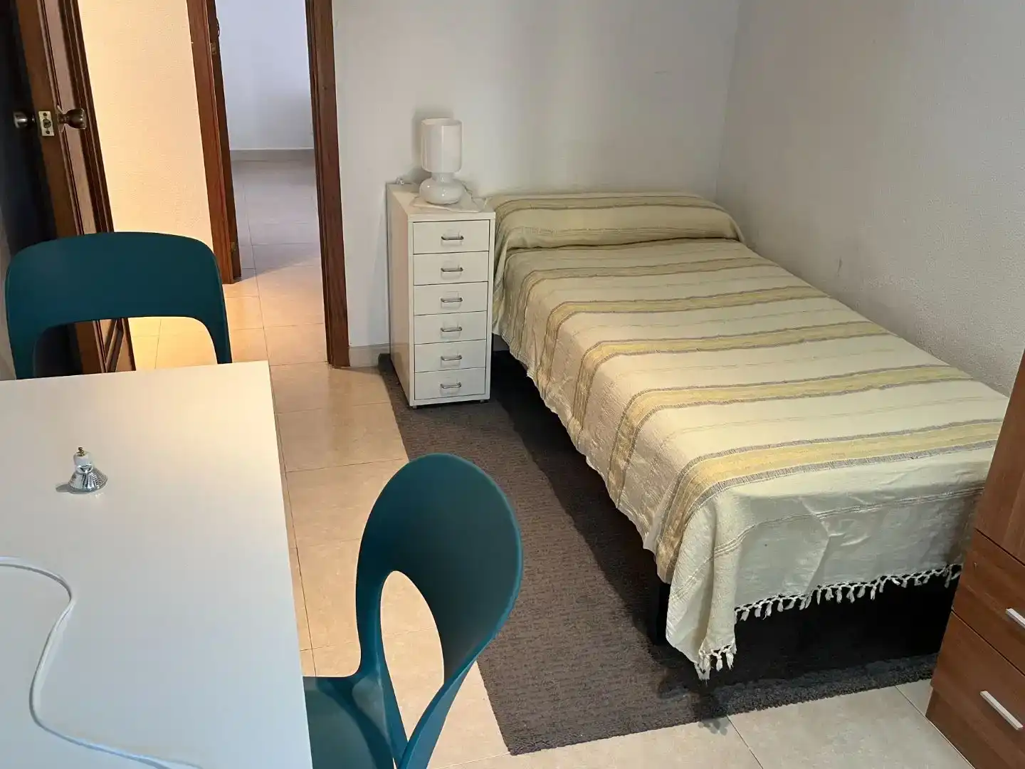 Habitación de Piso de alquiler en Huesca con Amueblado y Balcón