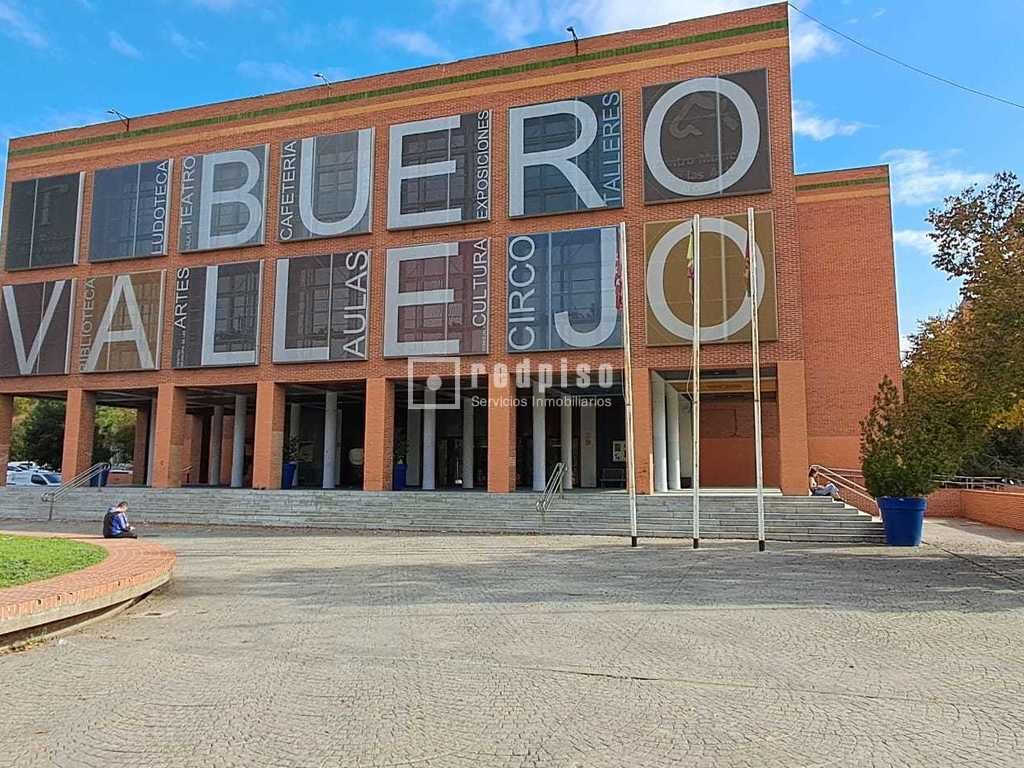 Vista exterior de Pis en venda en Alcorcón amb Calefacció i Terrassa