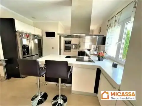 Cocina de Casa o chalet en venta en Los Barrios con Aire acondicionado, Calefacción y Jardín privado