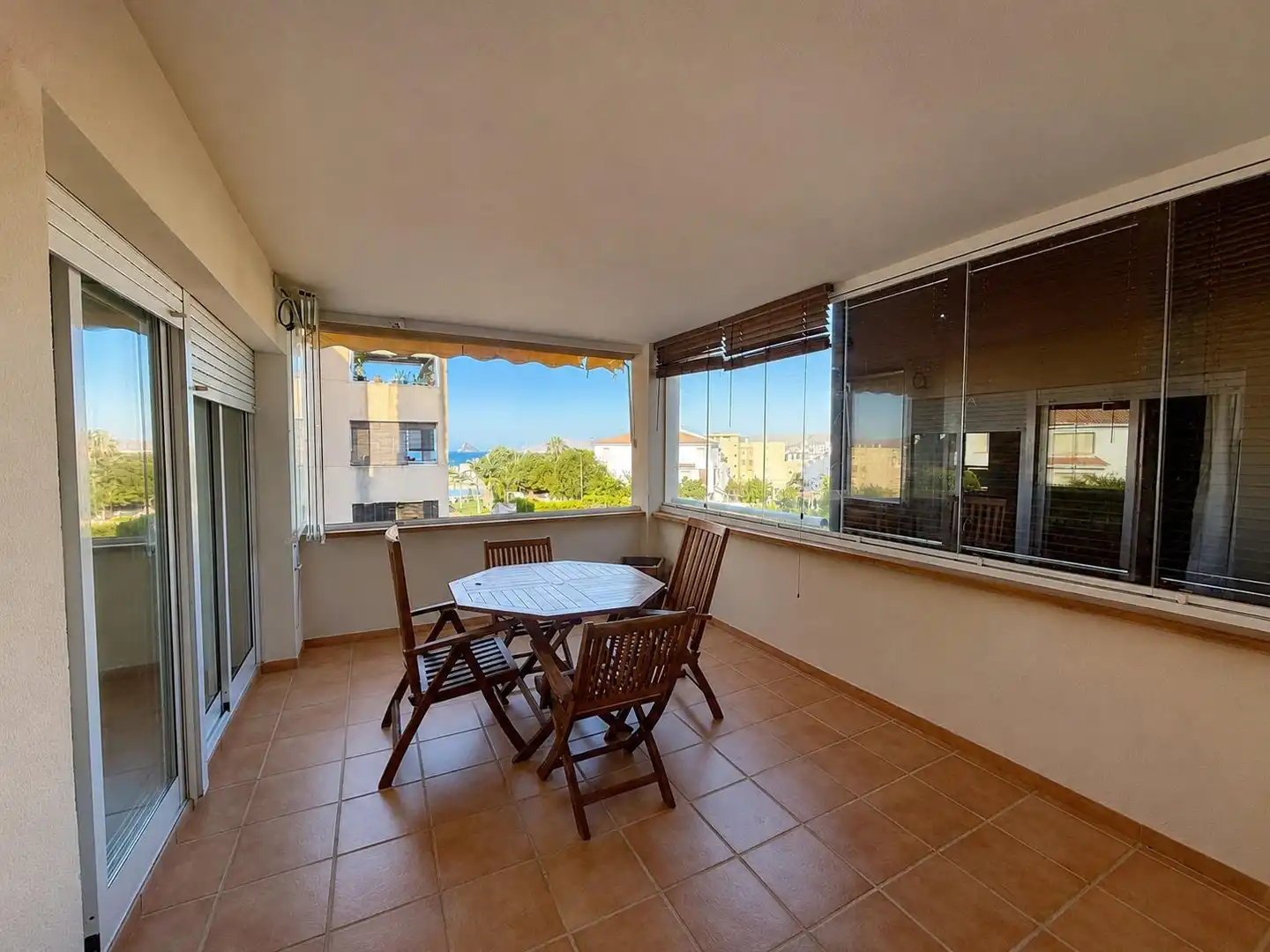Terraza de Piso en venta en Águilas con Aire acondicionado y Piscina comunitaria