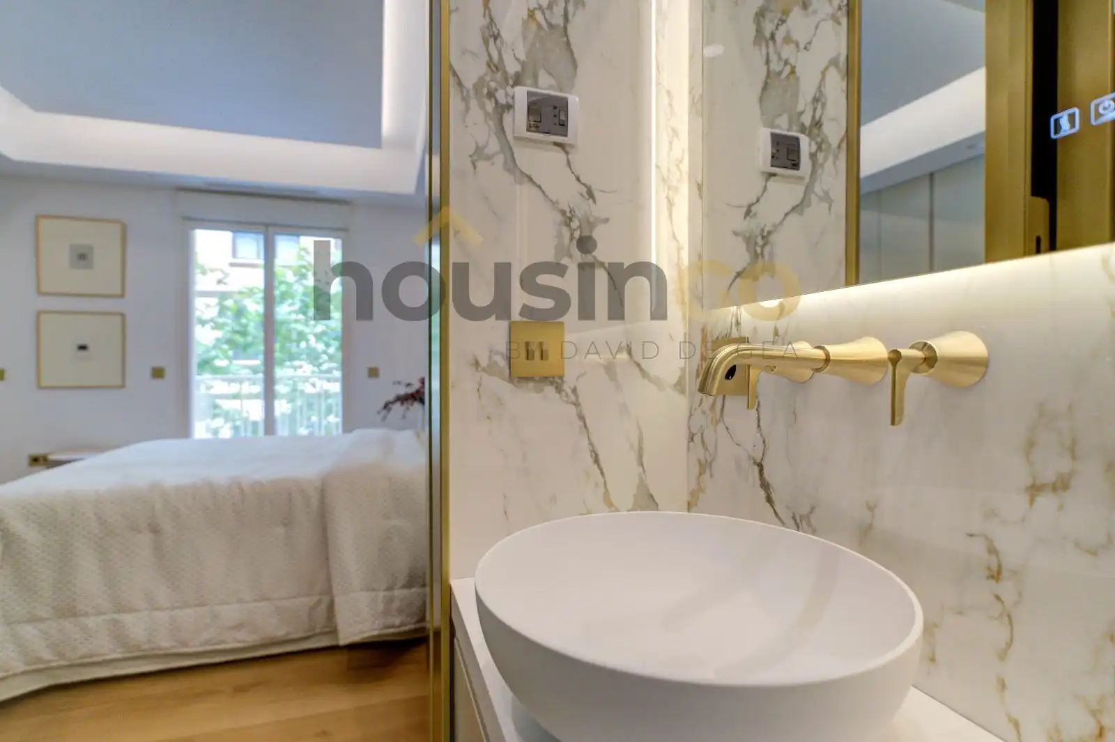 Bedroom of Flat for sale in Madrid  with Air Conditioner, Heating and Terrace