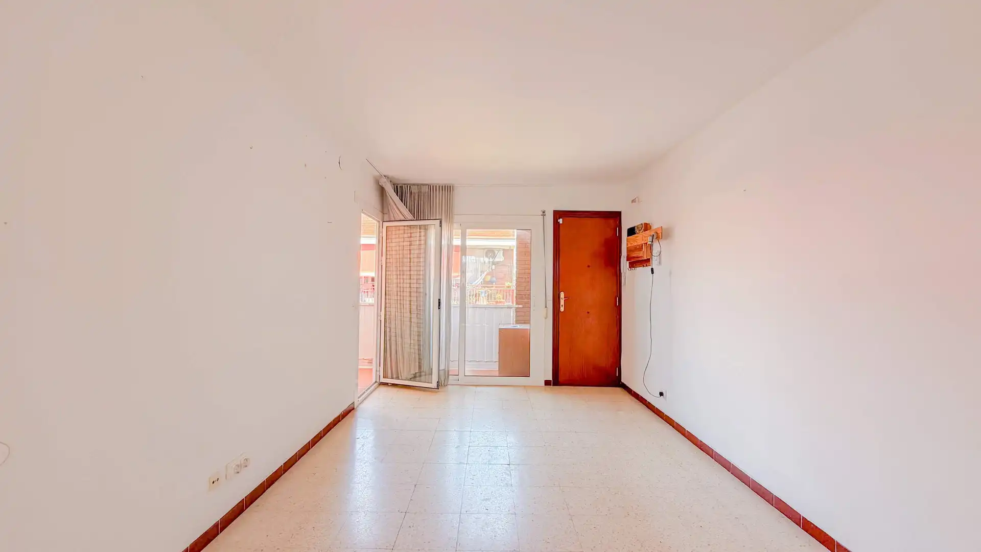 Sala d'estar de Pis en venda en Cubelles amb Balcó