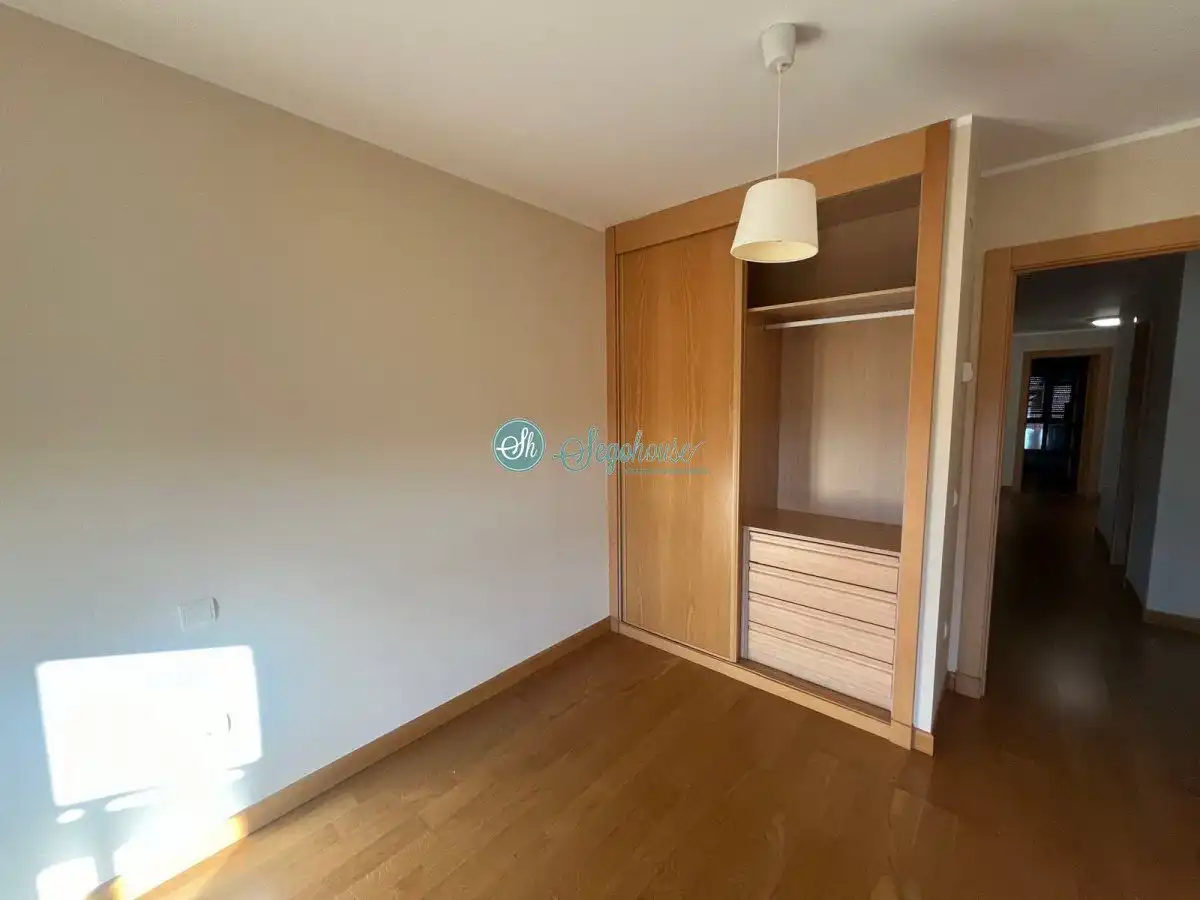 Bedroom of Flat for sale in Segovia  with Heating and Storage room