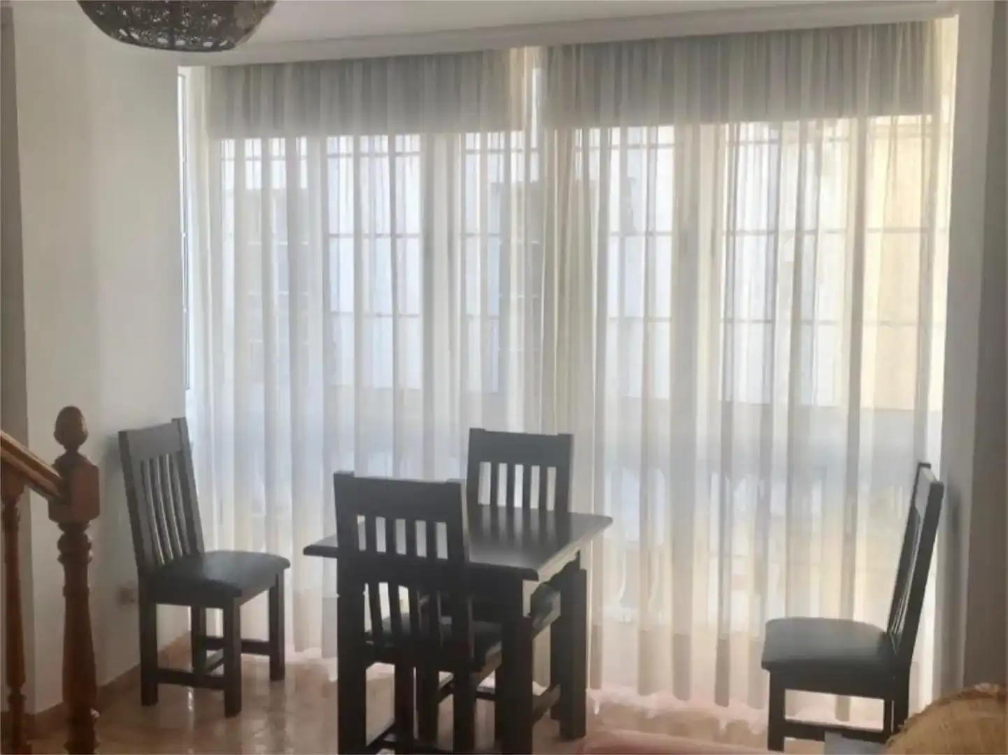 Menjador de Dúplex de lloguer en Algeciras amb Aire condicionat, Moblat i Rentadora