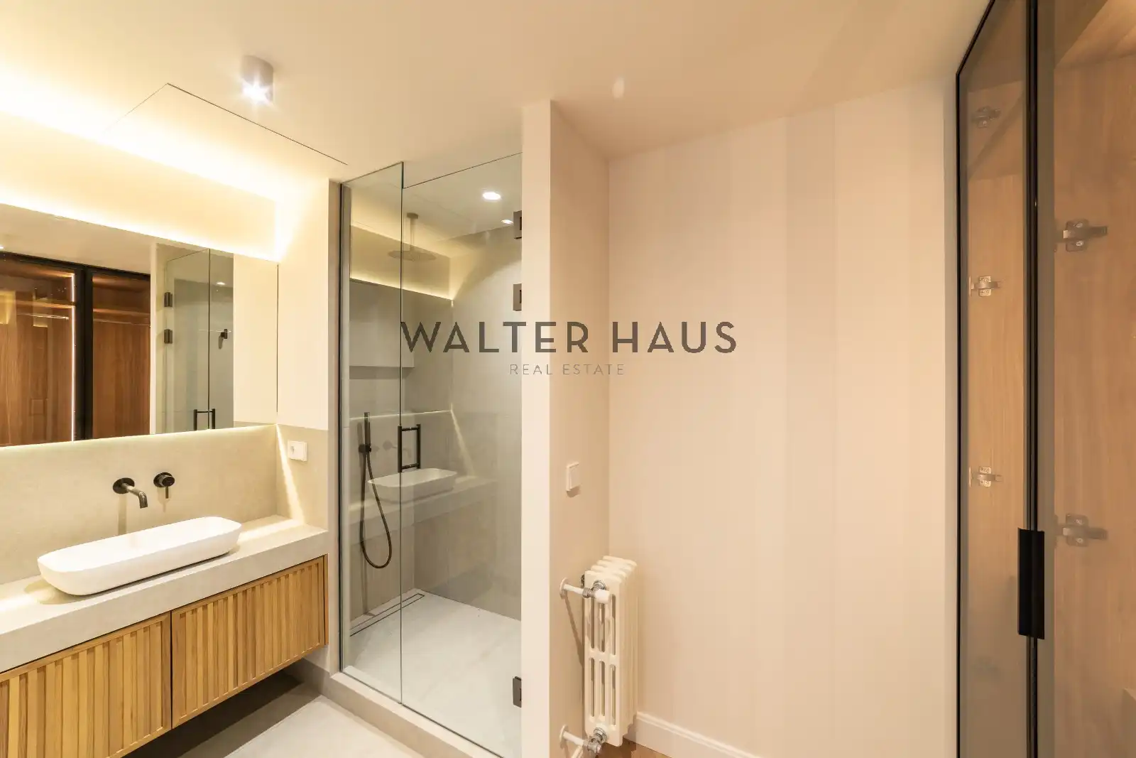 Flat for sale in Calle de Quevedo, Cortes - Huertas