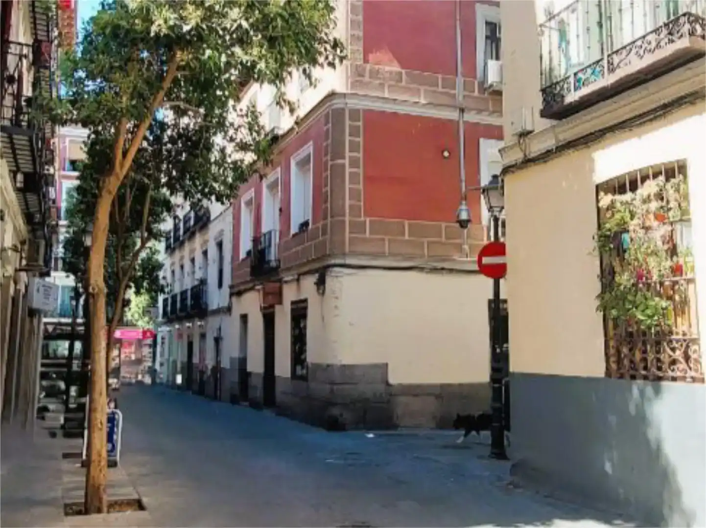 Vista exterior de Casa o xalet en venda en Madrid amb Aire condicionat, Traster i Moblat