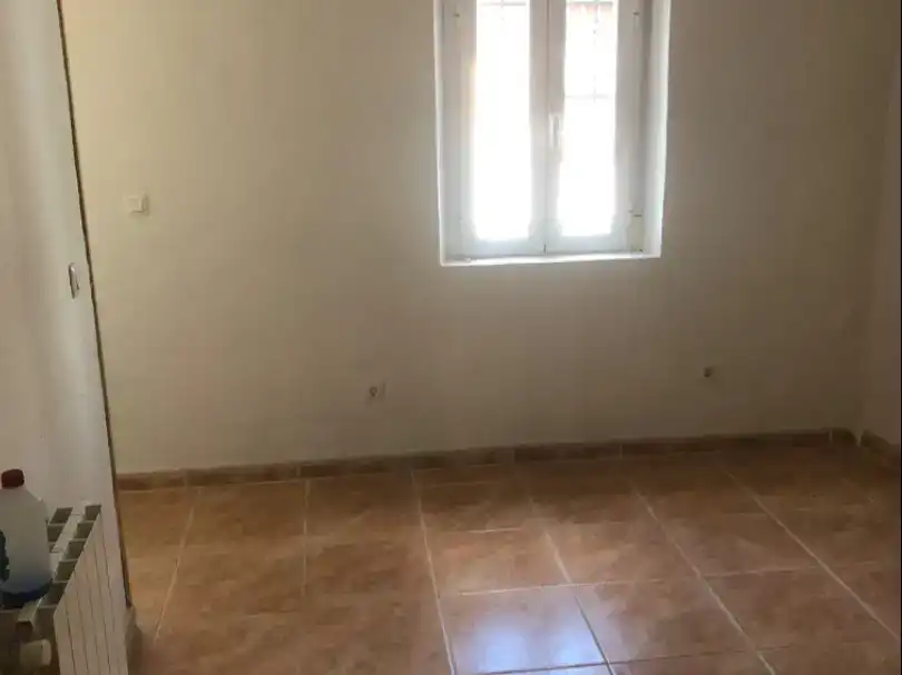 Casa adosada en venda en Cedillo del Condado amb Piscina