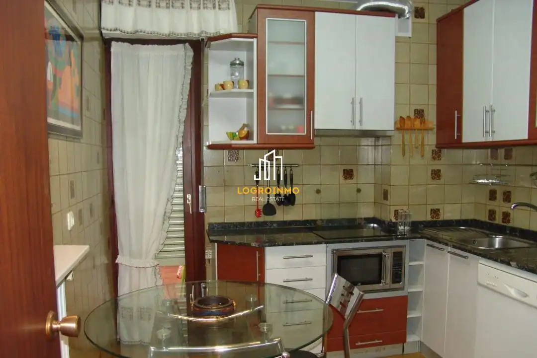 Kitchen of Flat for sale in  Logroño  with Heating, Terrace and Balcony