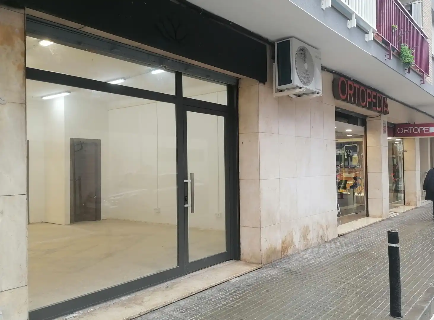 Local de alquiler en Cornellà de Llobregat con Aire acondicionado