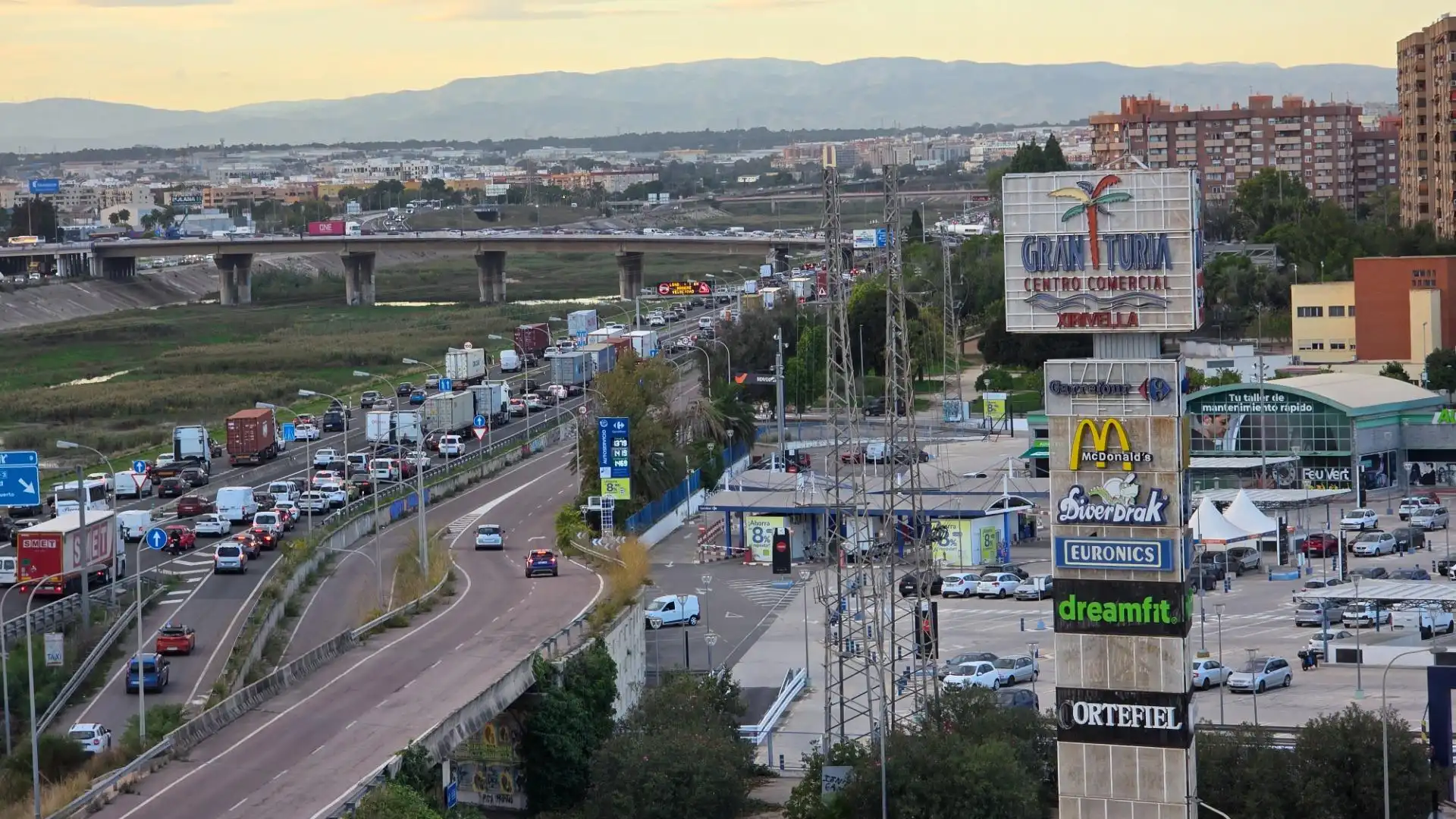 Vista exterior de Loft en venda en Xirivella amb Aire condicionat, Calefacció i Terrassa