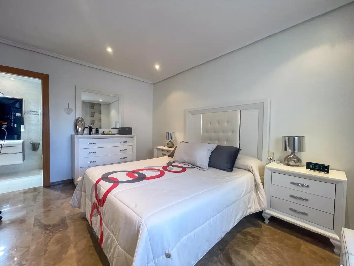 Flat for rent in Plaza JUAN GRANDIA, Requena