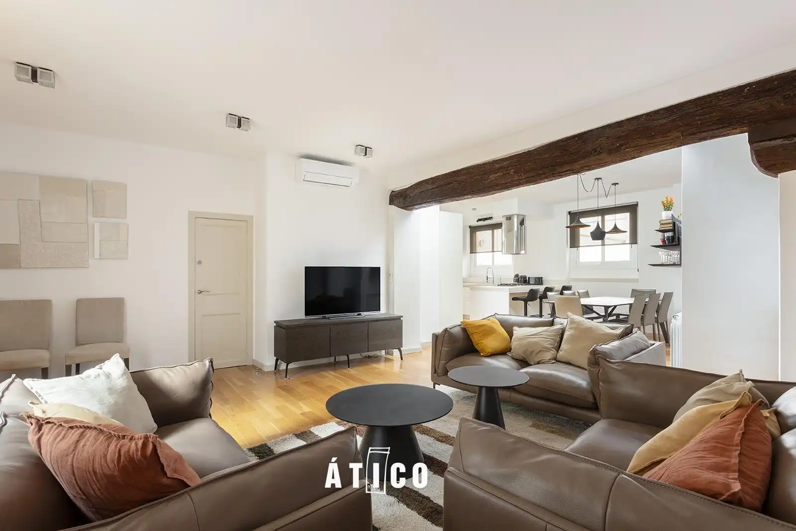 Sala d'estar de Àtic en venda en Barcelona amb Aire condicionat, Calefacció i Parquet