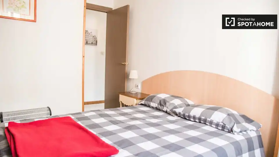 Dormitori de Apartament per a compartir en Mislata amb Aire condicionat, Calefacció i Terrassa