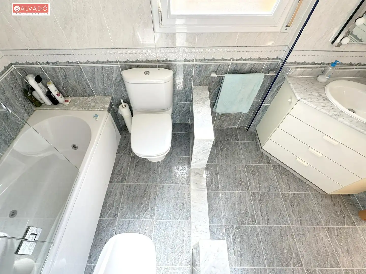 Baño de Casa o chalet en venta en El Vendrell con Calefacción, Jardín privado y Terraza