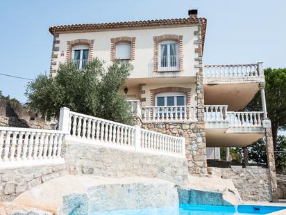 Exterior view of House or chalet for sale in Zarzalejo  with Terrace, Swimming Pool and Balcony