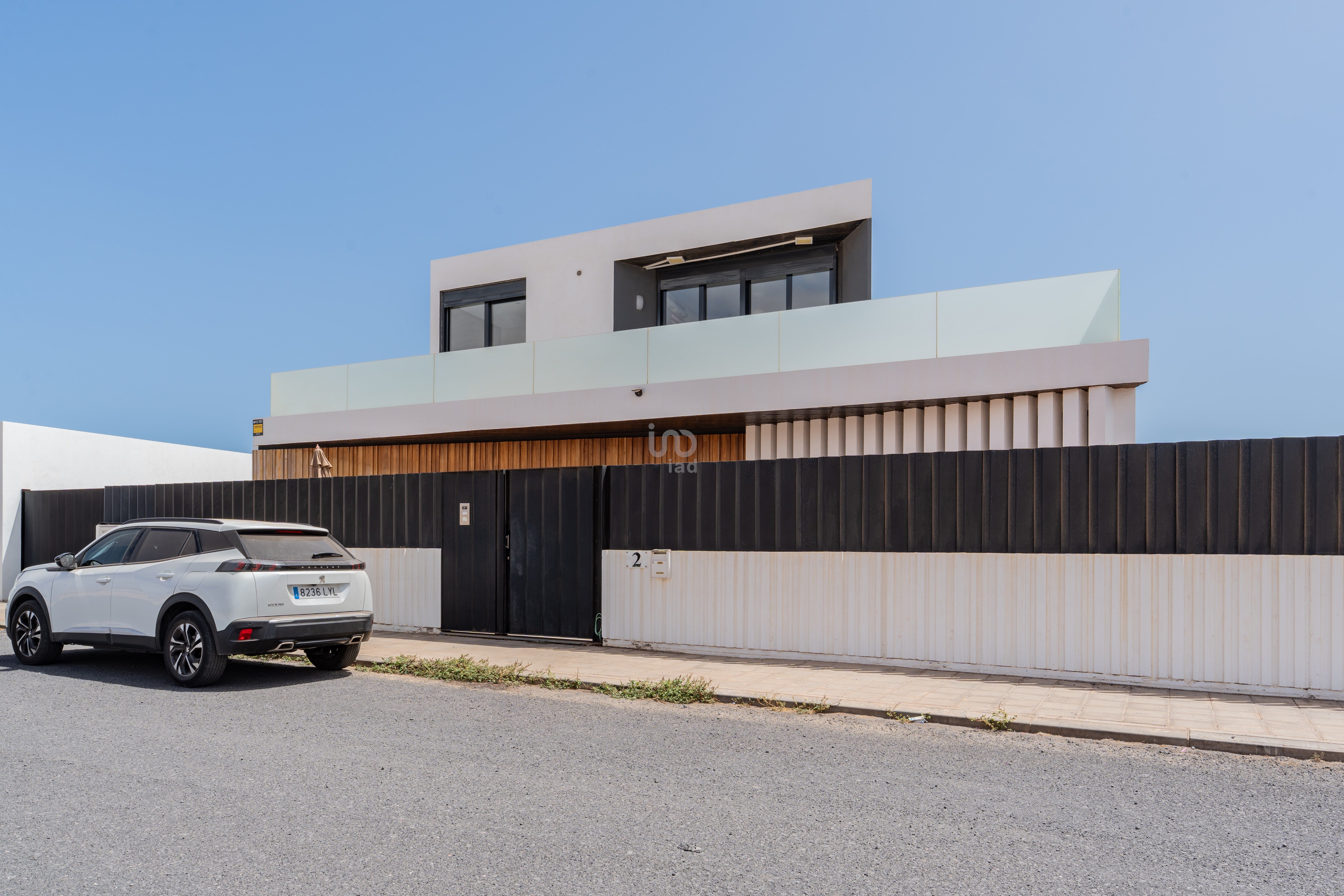 Vista exterior de Casa o xalet en venda en Puerto del Rosario amb Aire condicionat, Calefacció i Terrassa