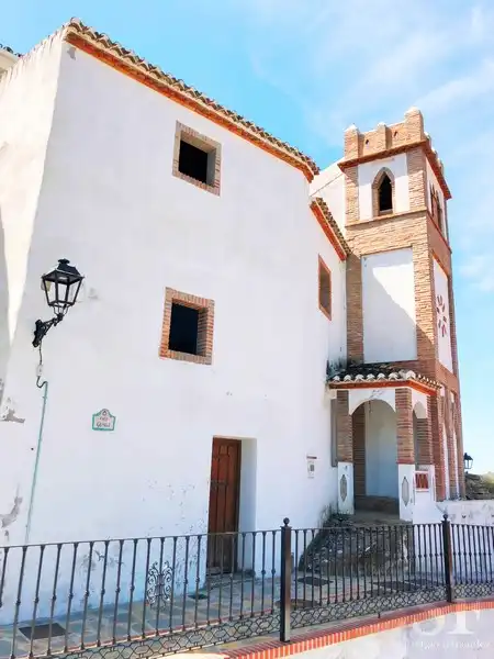 Adossat en venda a Salares