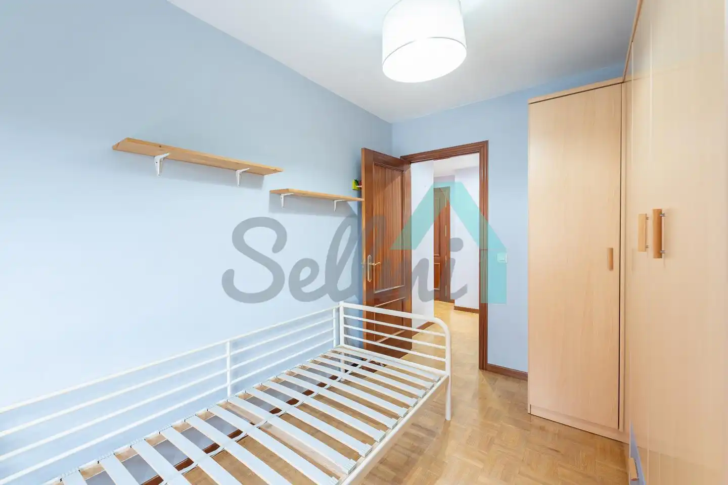 Bedroom of Flat for rent in Oviedo   with Heating, Parquet flooring and Furnished