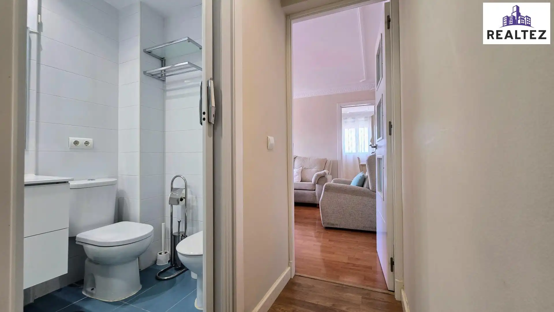 Bathroom of Flat for rent in Jerez de la Frontera  with Air Conditioner, Heating and Parquet flooring