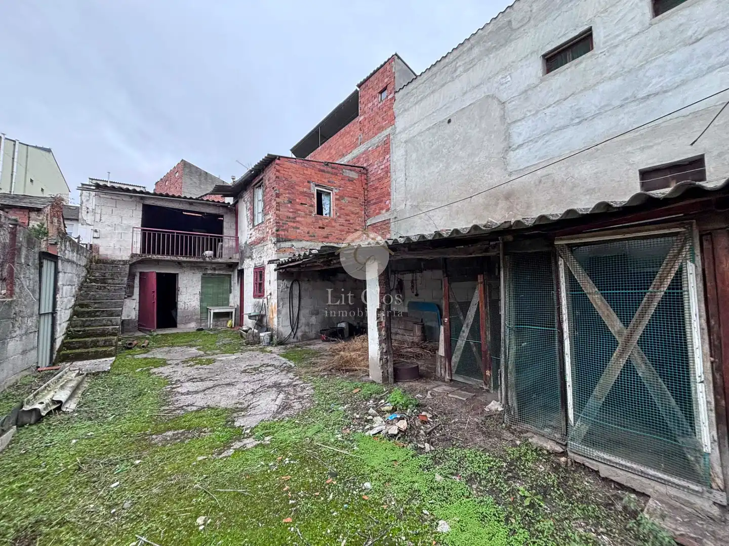 Vista exterior de Casa o chalet en venta en A Rúa  con Calefacción, Jardín privado y Amueblado