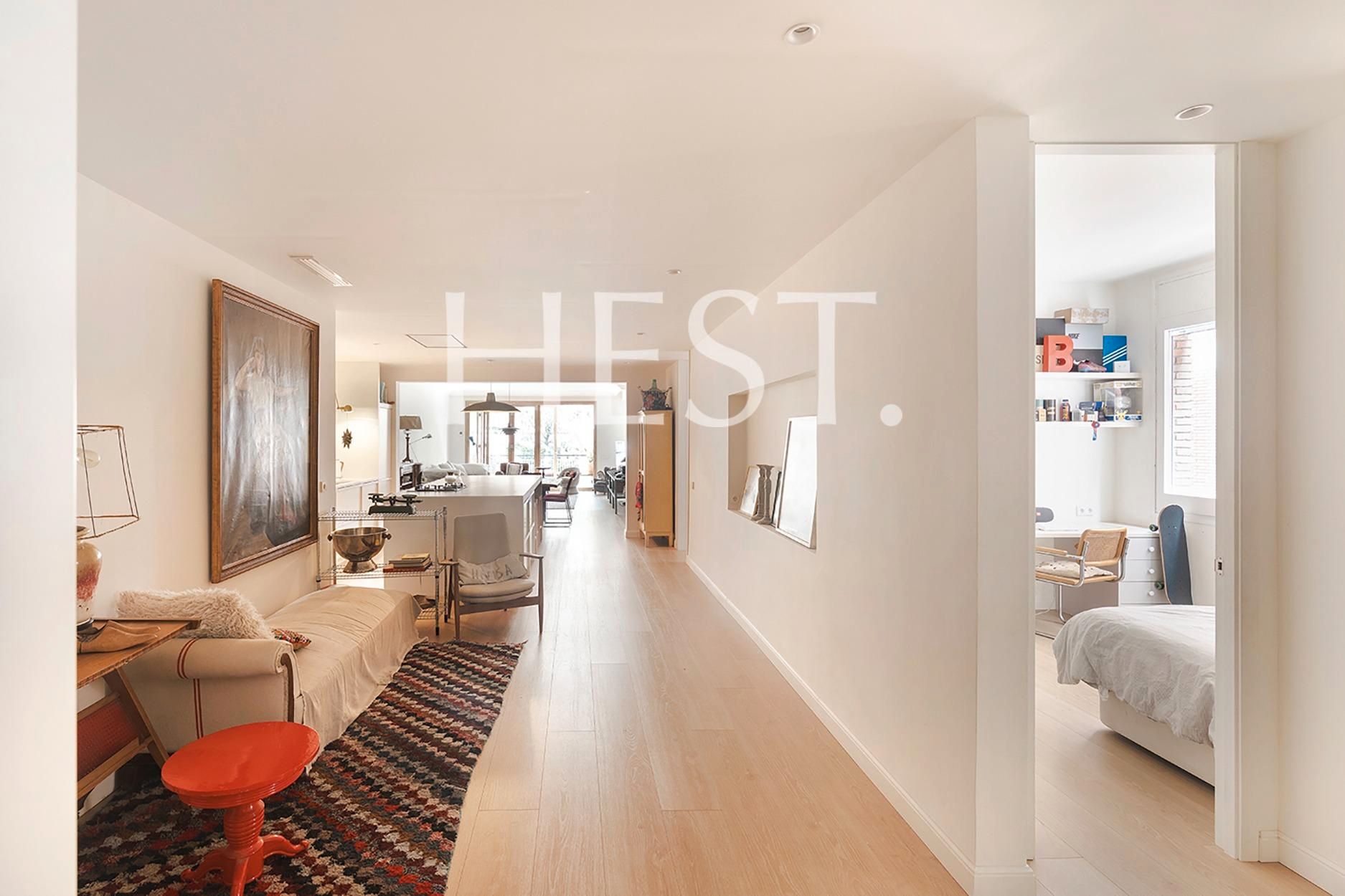 Living room of Flat for sale in  Barcelona Capital  with Air Conditioner, Heating and Parquet flooring