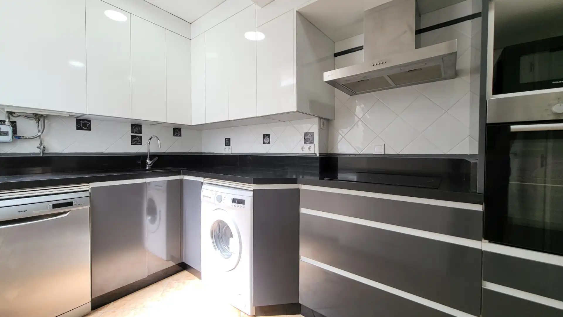 Kitchen of Flat for sale in Málaga  with Air Conditioner
