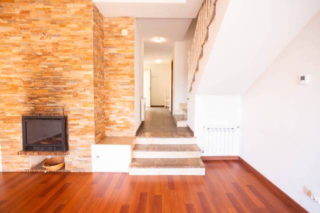 Casa adosada en Venta en La Navata