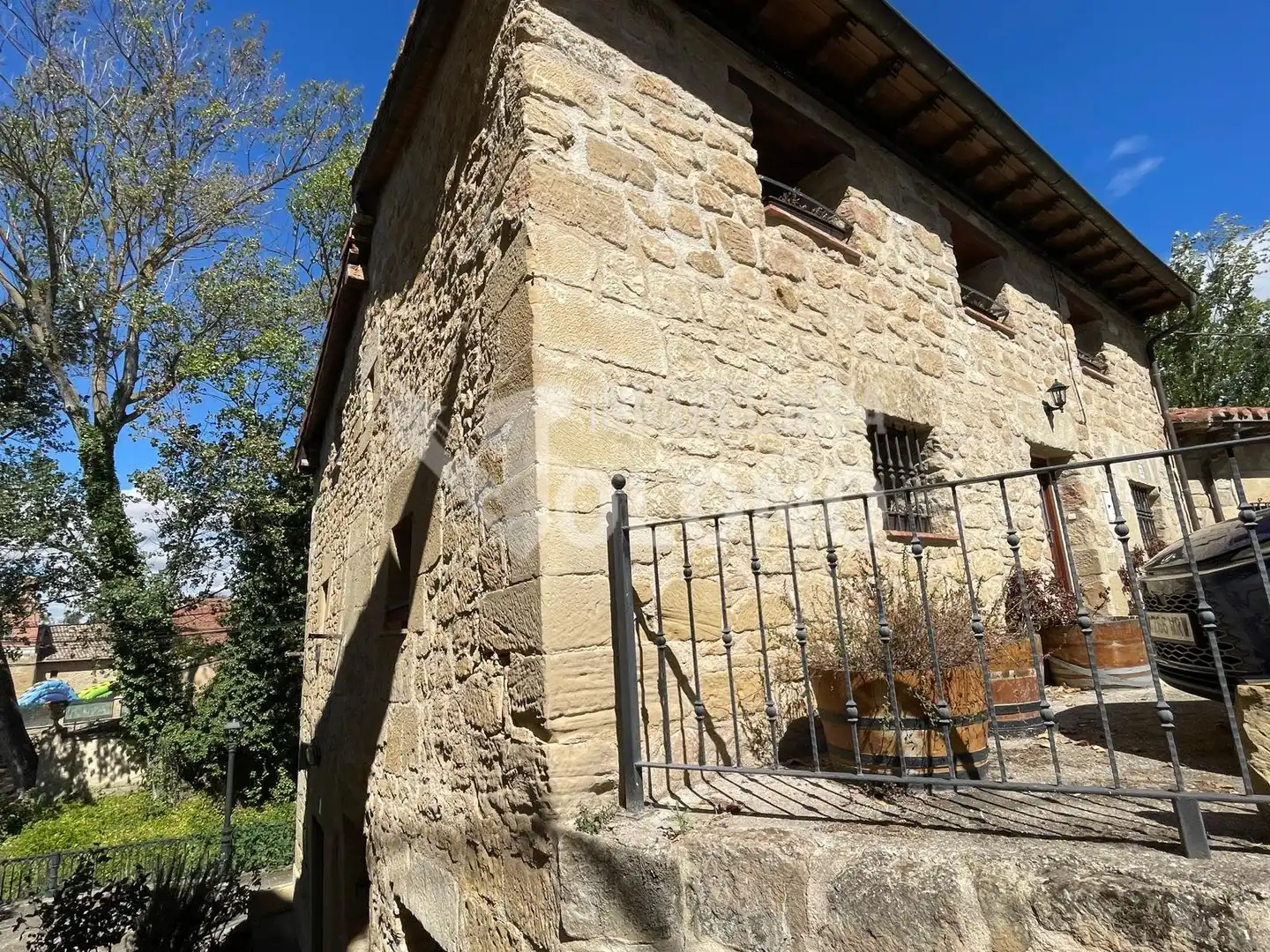 Vista exterior de Casa o xalet en venda en Sajazarra amb Calefacció, Traster i Moblat