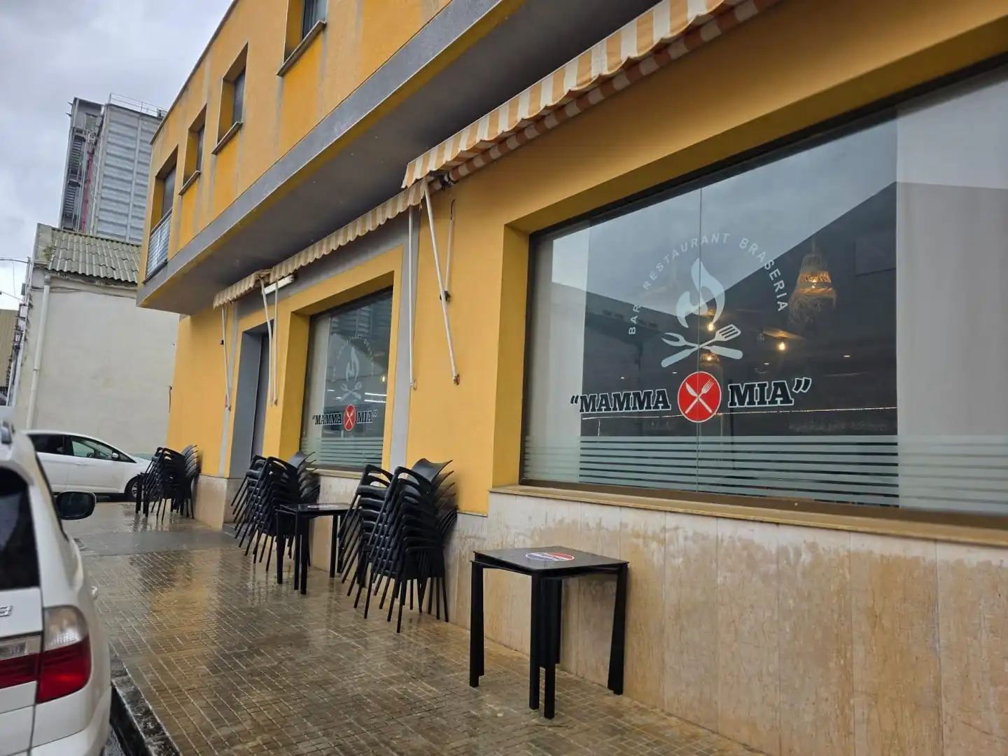Local de lloguer en Amposta amb Aire condicionat i Moblat