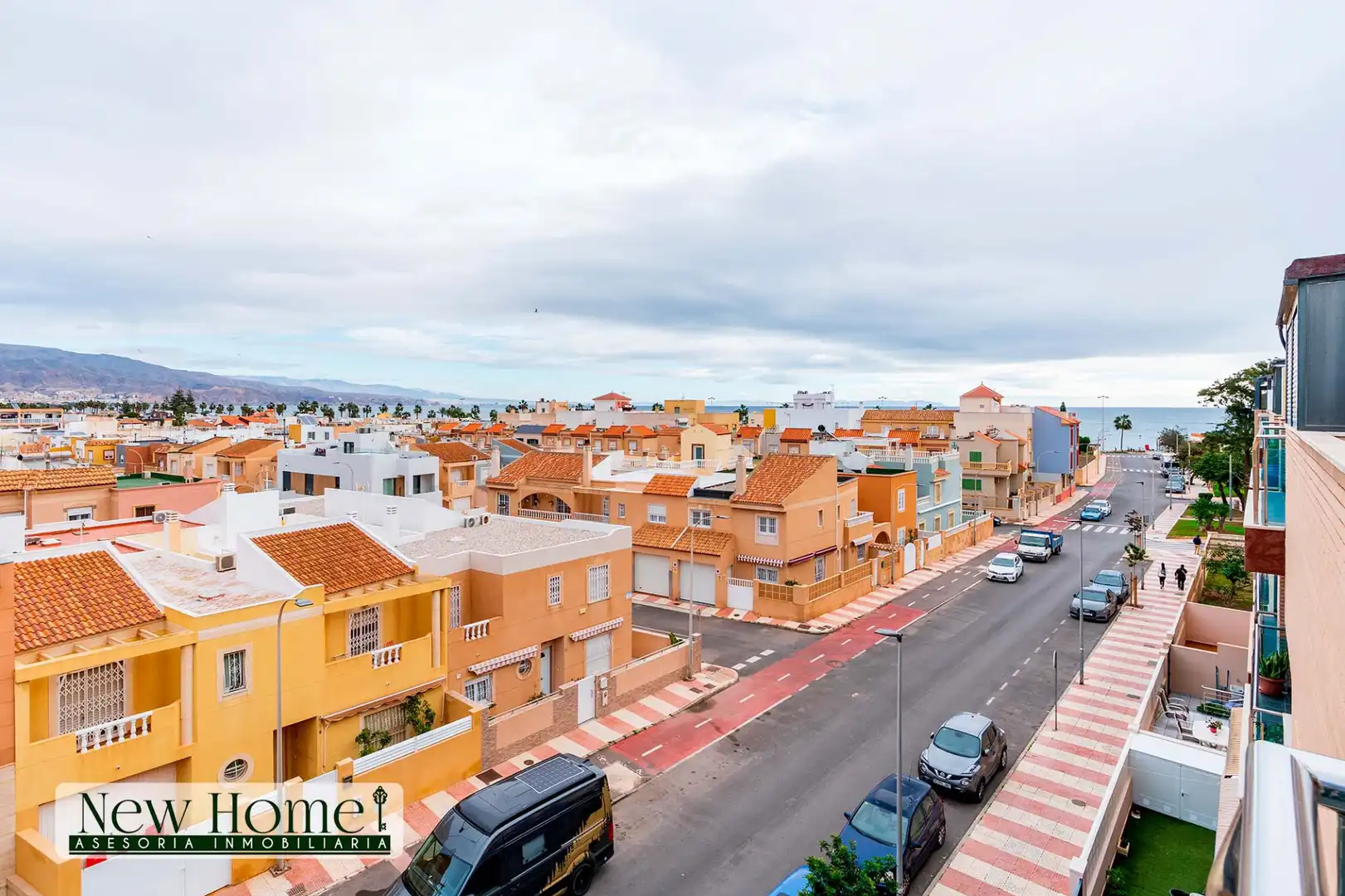 Exterior view of Attic for sale in Roquetas de Mar  with Terrace, Swimming Pool and Furnished
