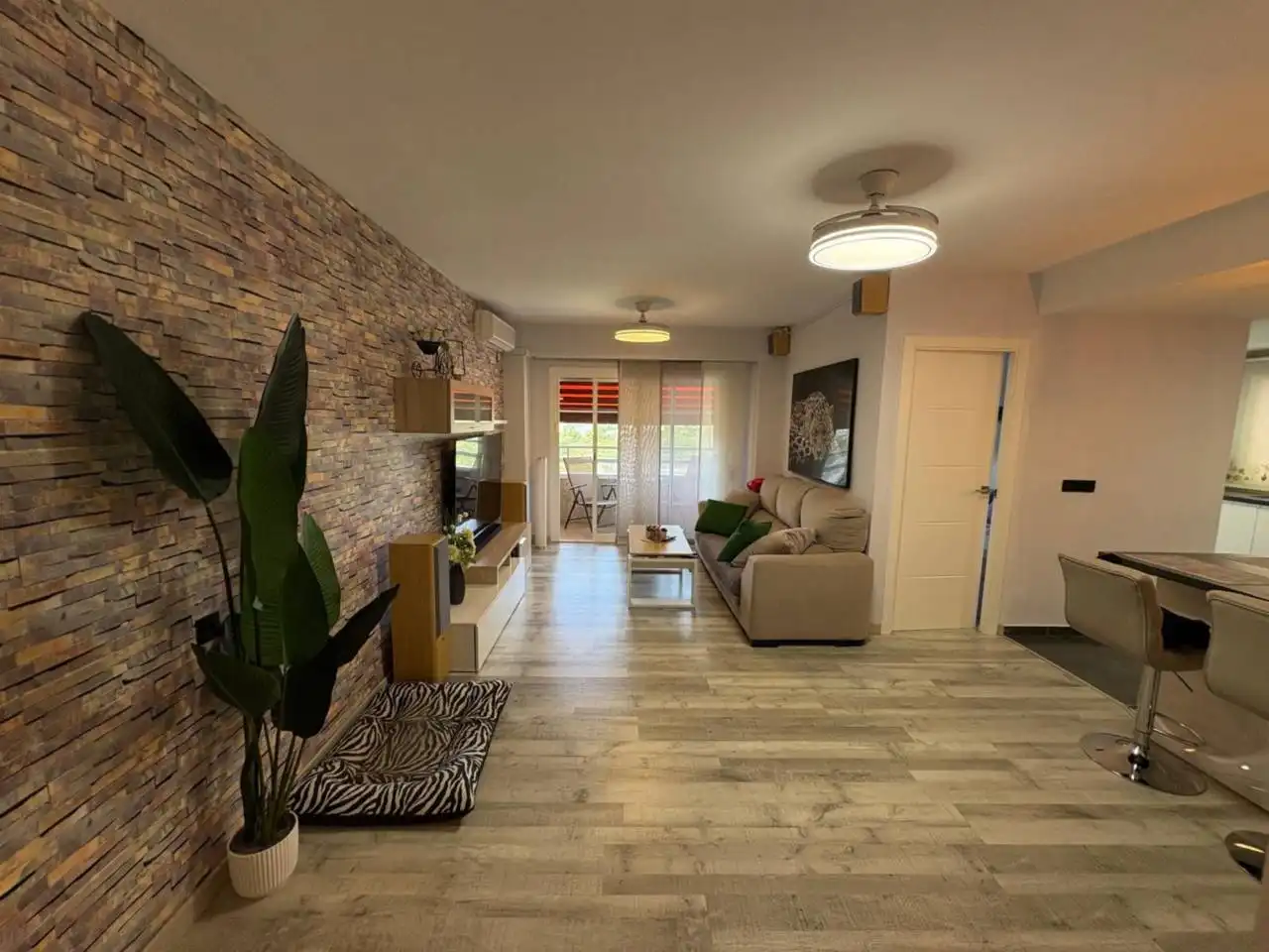 Sala d'estar de Pis en venda en Alicante / Alacant amb Aire condicionat, Terrassa i Alarma