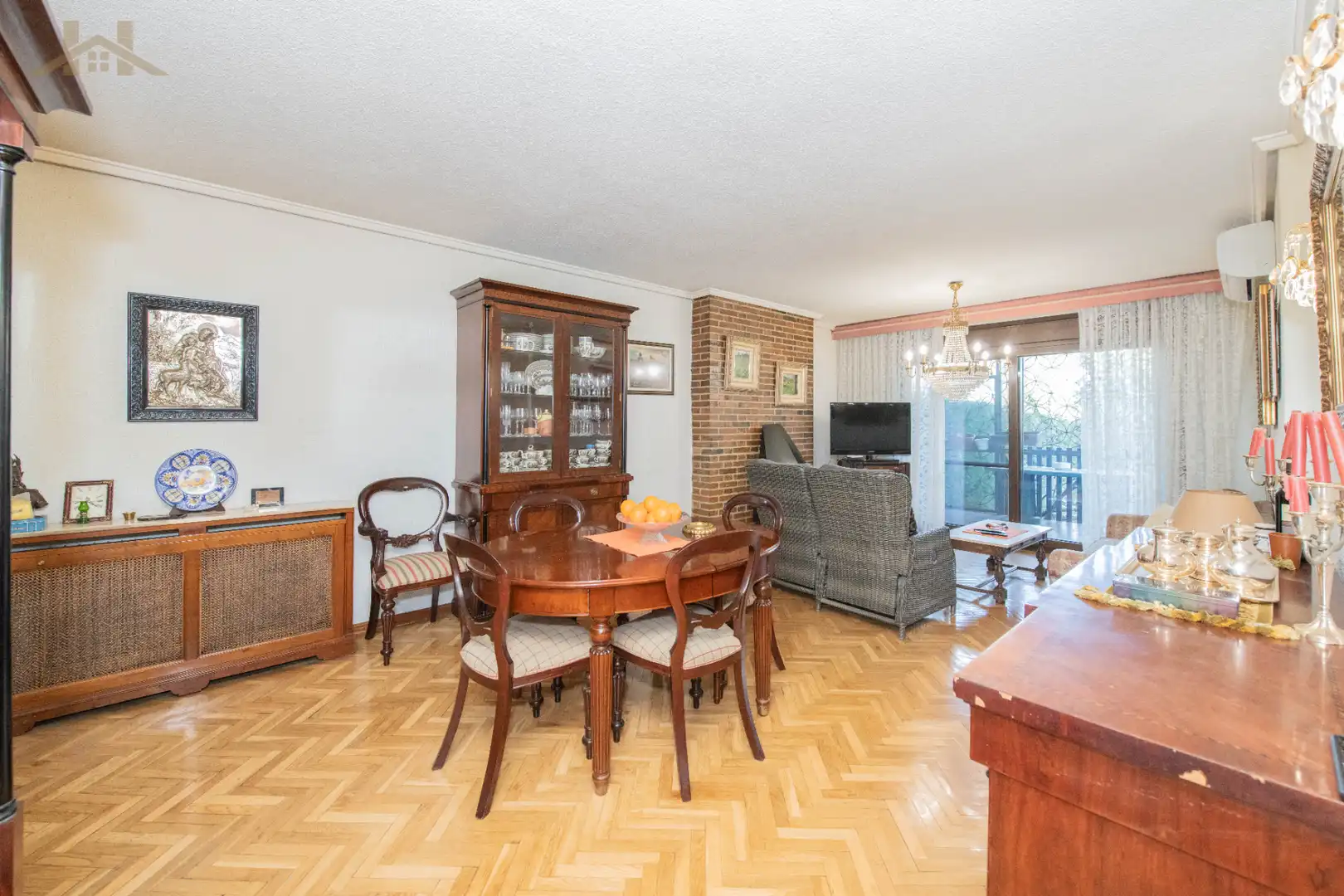 Comedor de Casa adosada en venta en Pozuelo de Alarcón con Aire acondicionado, Calefacción y Jardín privado