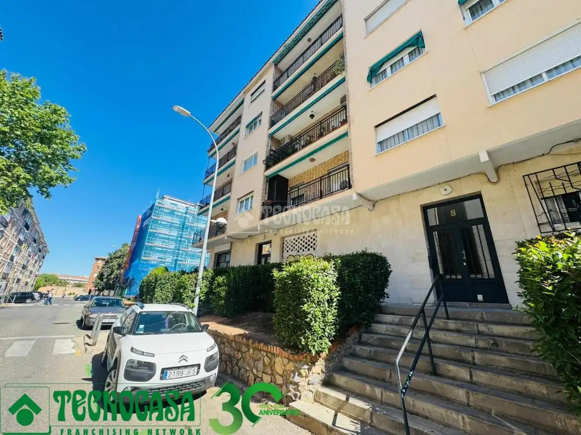 Vista exterior de Local en venta en Toledo