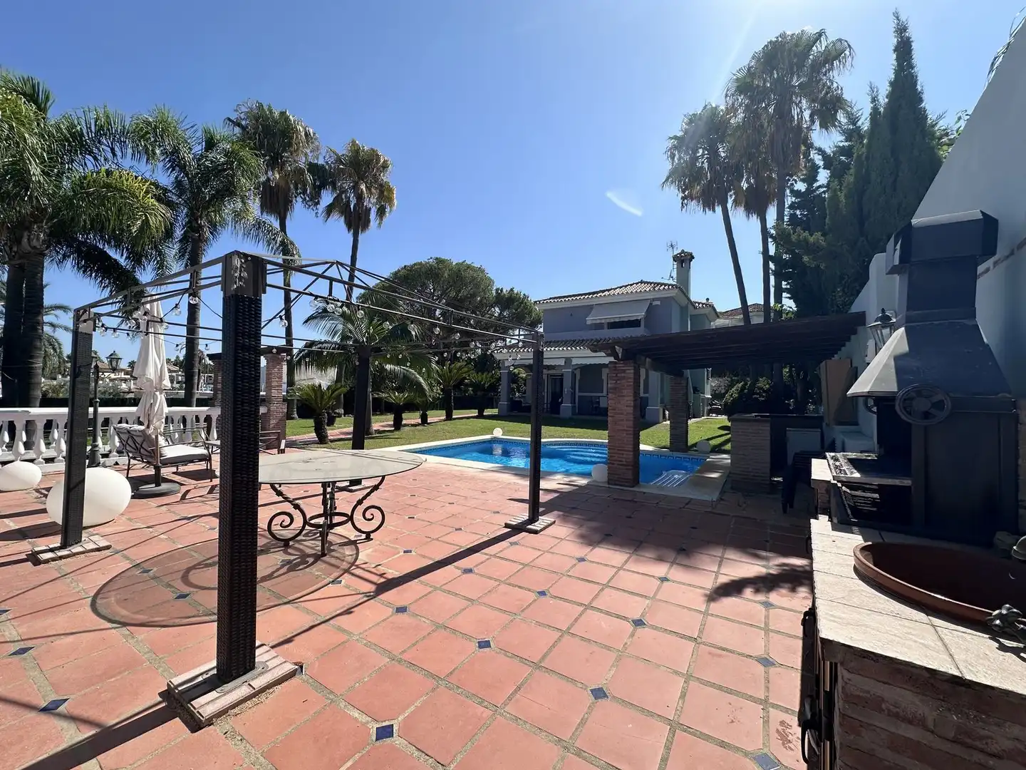 Chalet con piscina en venta en Avenida Benamara 15, imagen 16