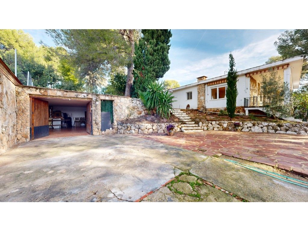 Vista exterior de Casa o chalet en venta en Torrent con Aire acondicionado, Terraza y Piscina