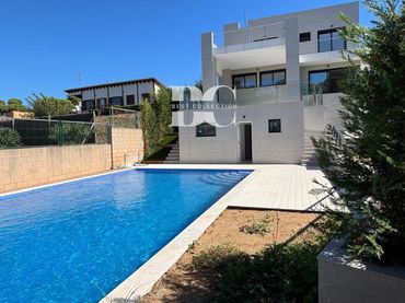 Detached house with balcony for sale in La Fosca - Cala Margarida