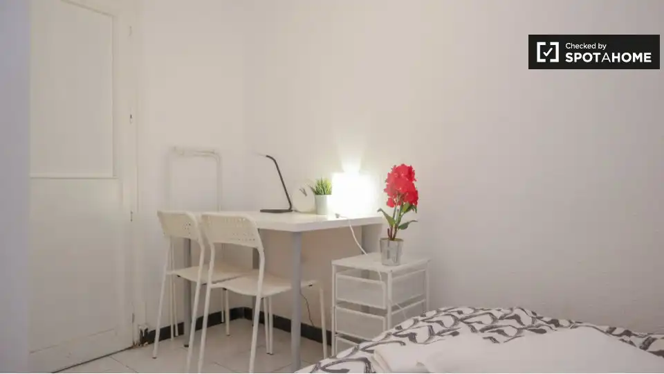 Room in Opañel