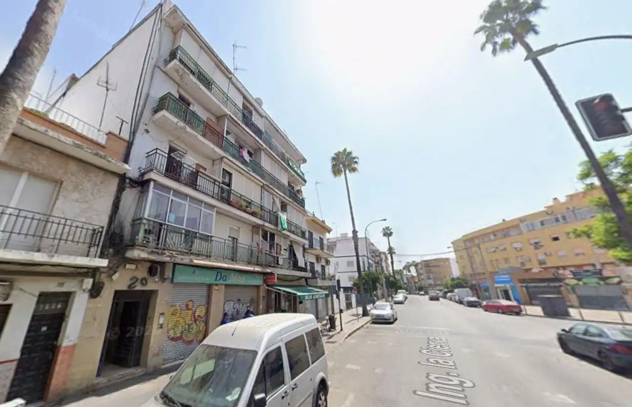 Vista exterior de Pis en venda en Sevilla